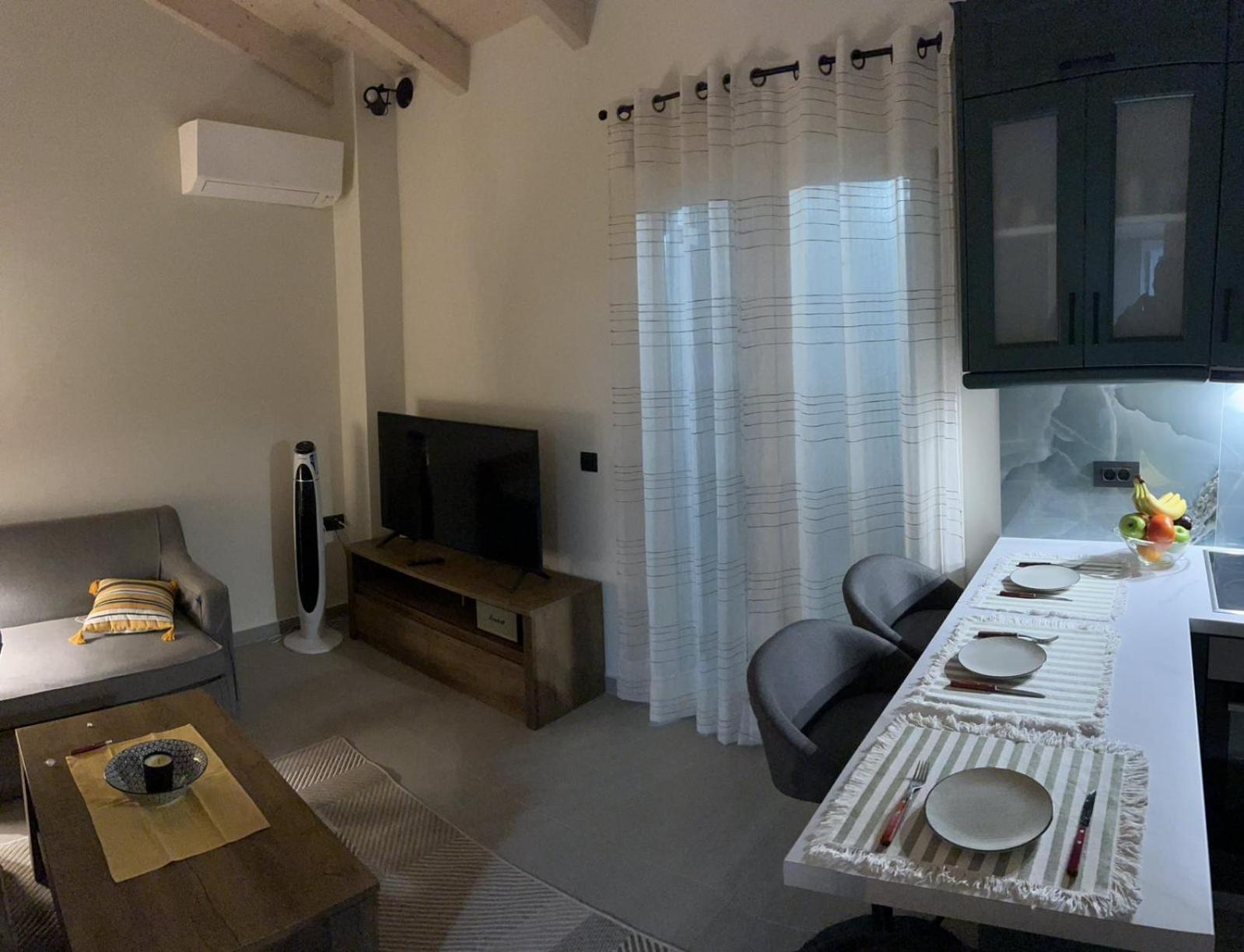 The Old Stables Apartment Vátos 外观 照片